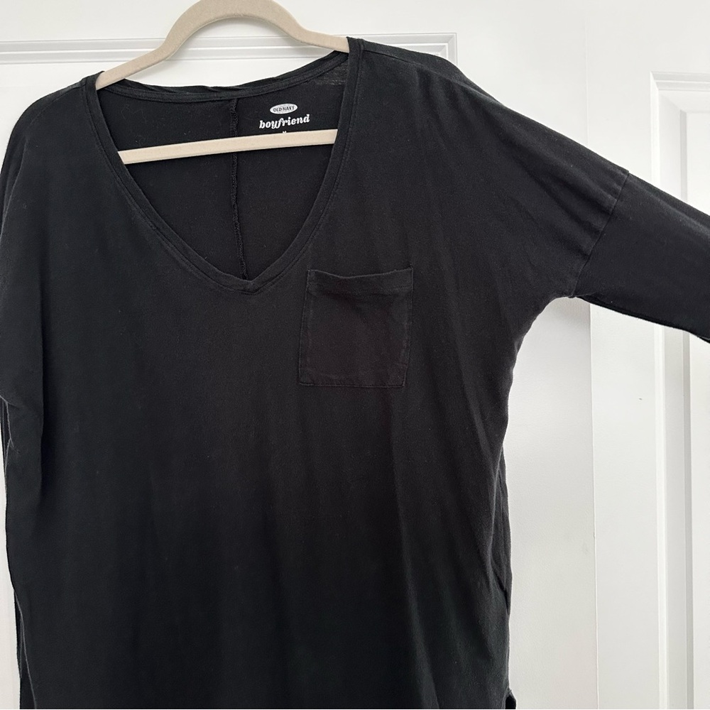 Black Oversized Long Sleeve V-Neck Pocket Tee-Old Navy Boyfriend Layering Shirt - Picture 3 of 12
